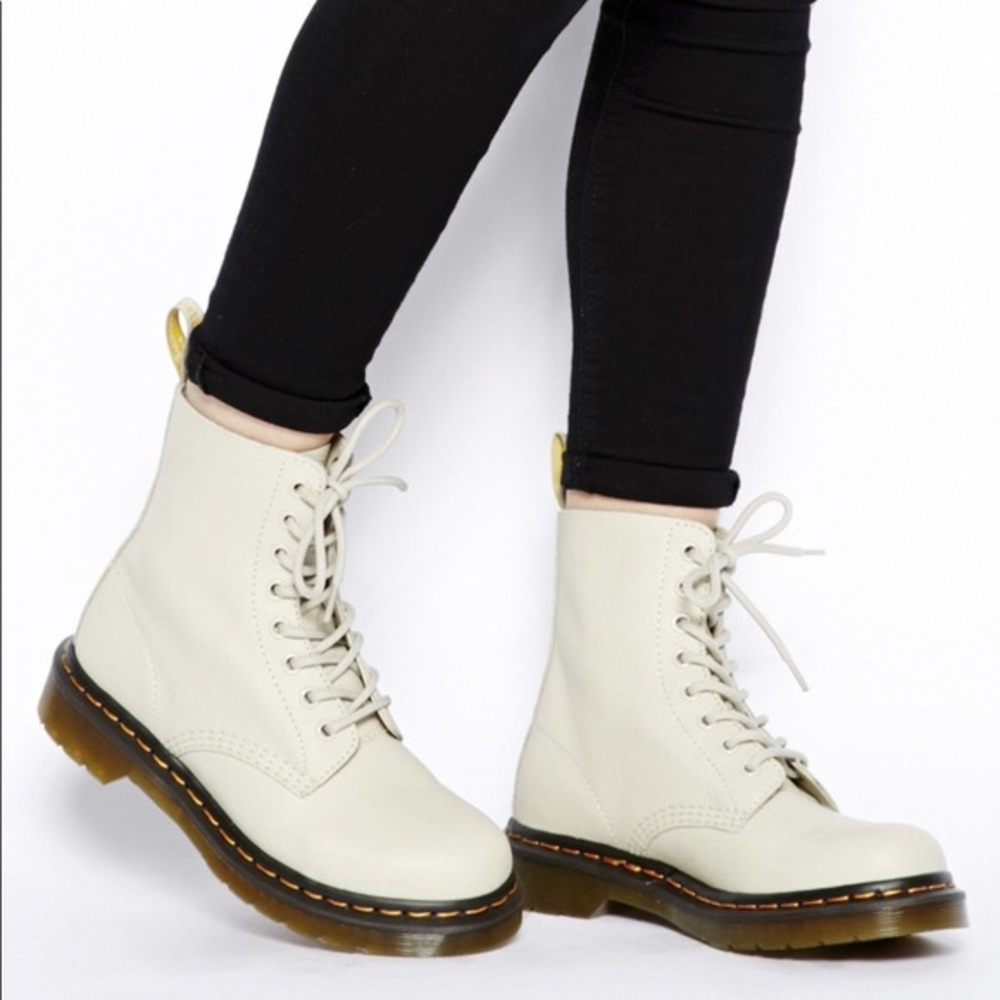 Women’s cream pascal Dr. Marten boots